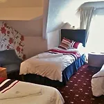 Pelham Lodge