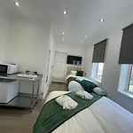 Araan House Hotel -Families And Couples Only