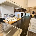 Tower Views 2 Bedroom House With Private Parking