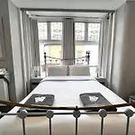 Central Cove Guesthouse