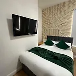 Ariana House Hotel-Families And Couples Only