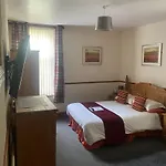 Evanescent Bar And Rooms