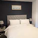 Blok 3 -Jacuzzi Suites, Apartment & Ensuite Rooms
