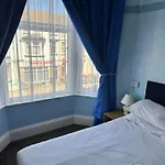Alondra Hotel