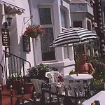 Lawnswood Holiday Apartments
