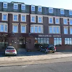Broadway Hotel