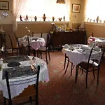Camelot Hotel - Couples Only