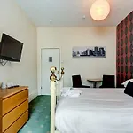 The New Osborne Hotel