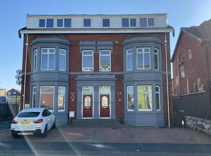 Blackpool Home With Tower View 2