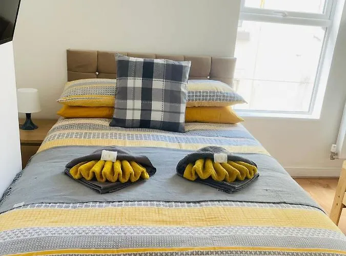 Ariana House Hotel-Families And Couples Only