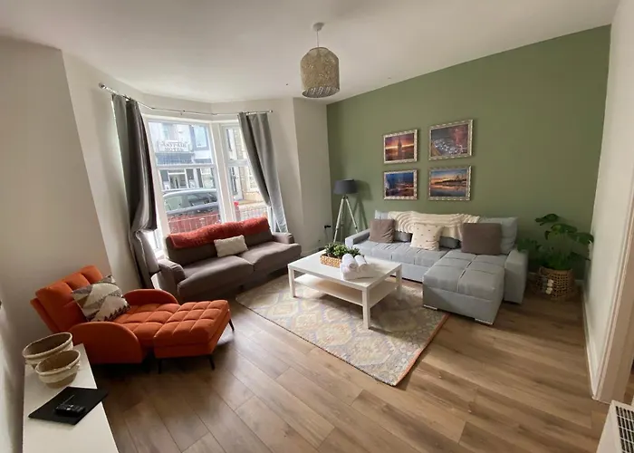 Blackpool Abode - Vance Road Star House