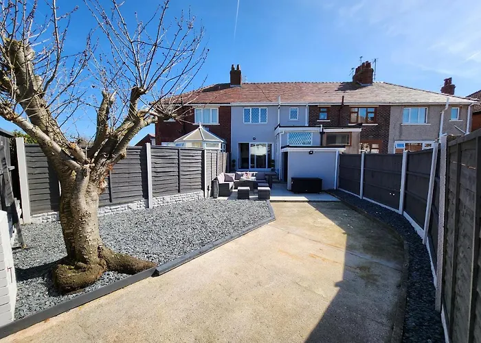 Delightful Newly Renovated 3-Bed House With Garden Beach Hut