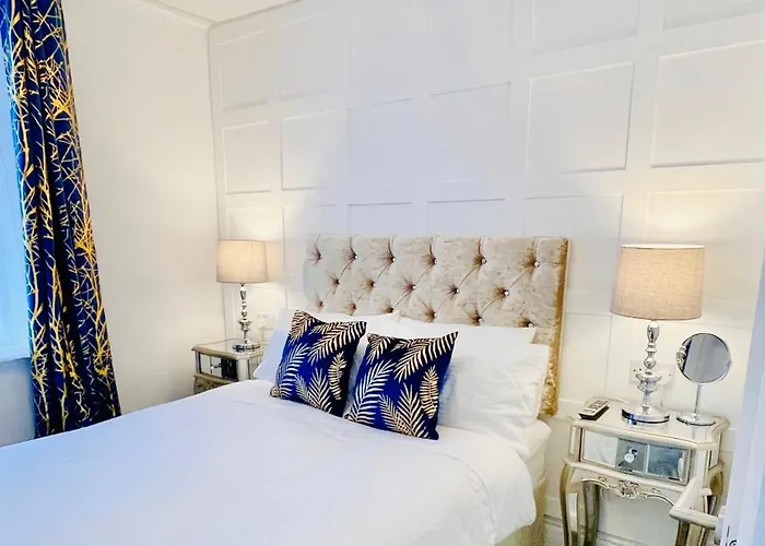 Double Room With Private Bathroom 16 Havelock Street - 6