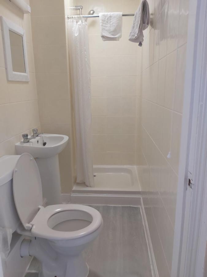 Bed & Breakfast Rayners 3*