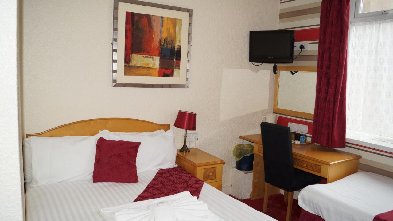 Gainsborough And Bar Blackpool
