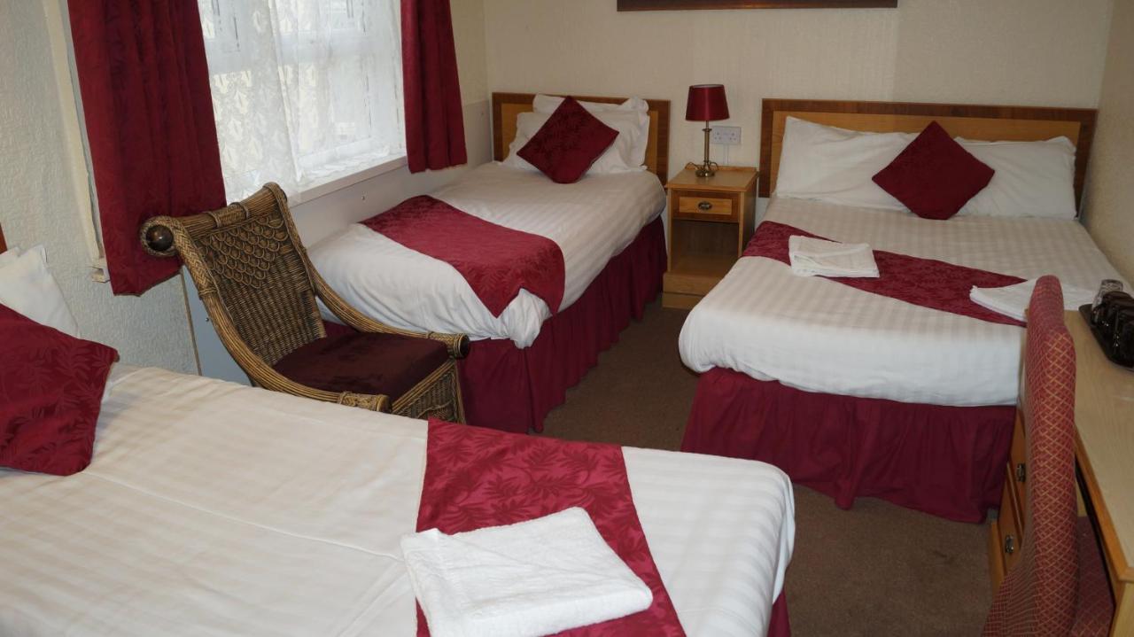 Gainsborough And Bar 3*