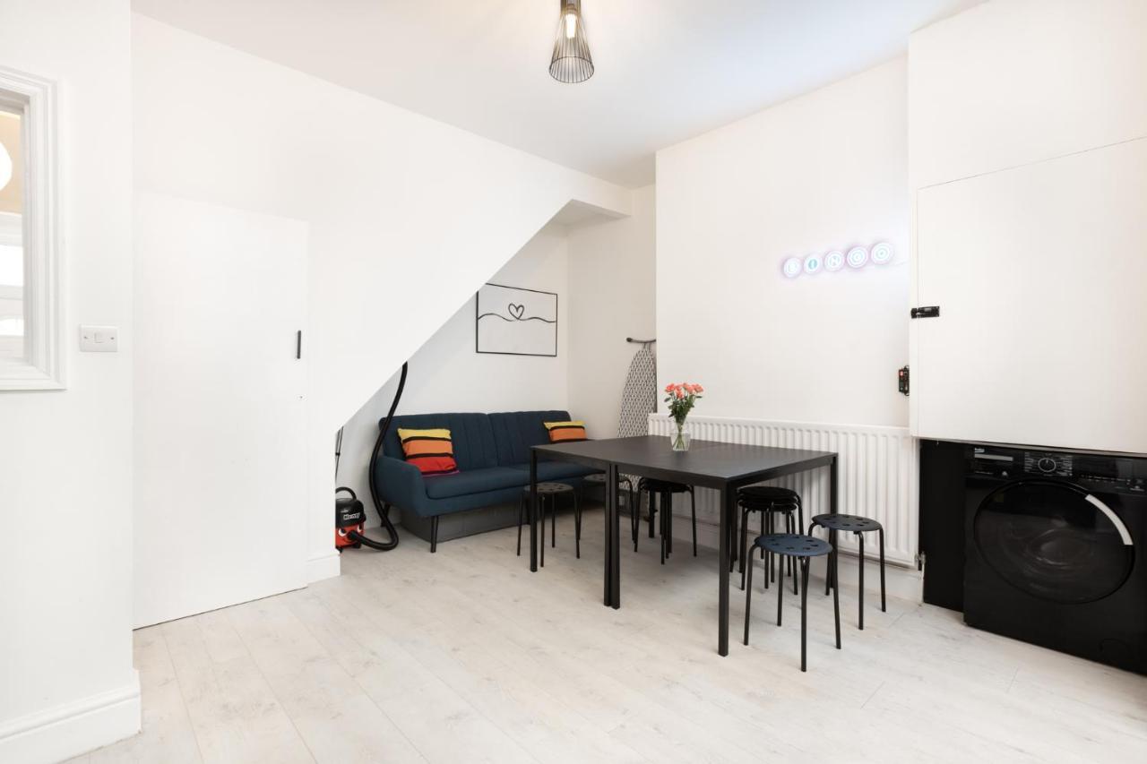 Bingo House Sasco Holiday home