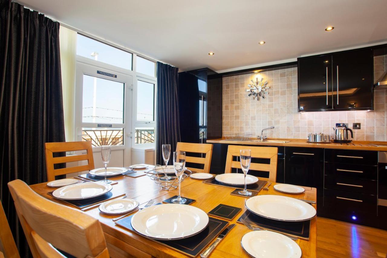 Queens Mansions: Lakeland Apartment Blackpool