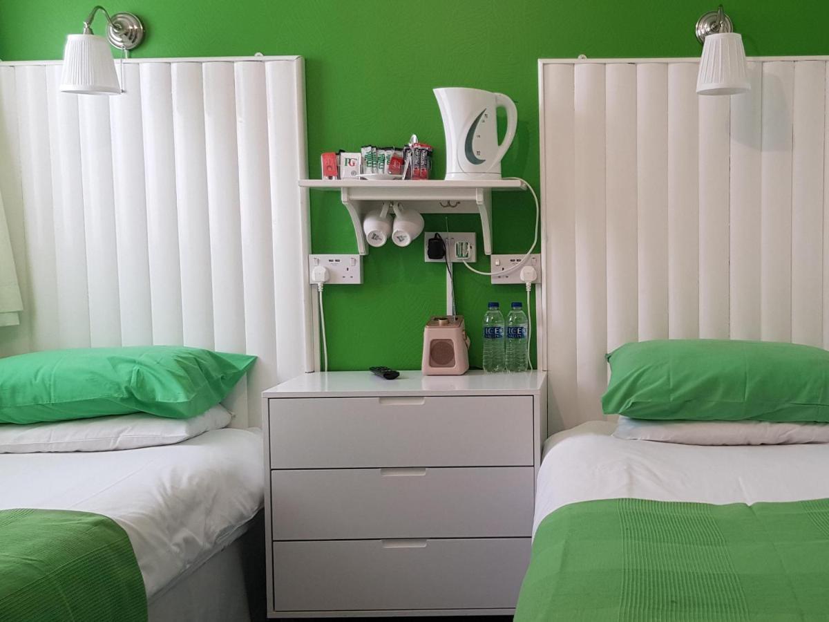 Oakleigh House Guest house 3*