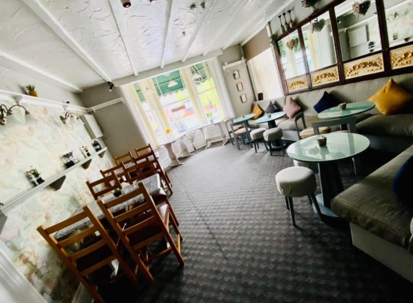 Hotel Shiray *