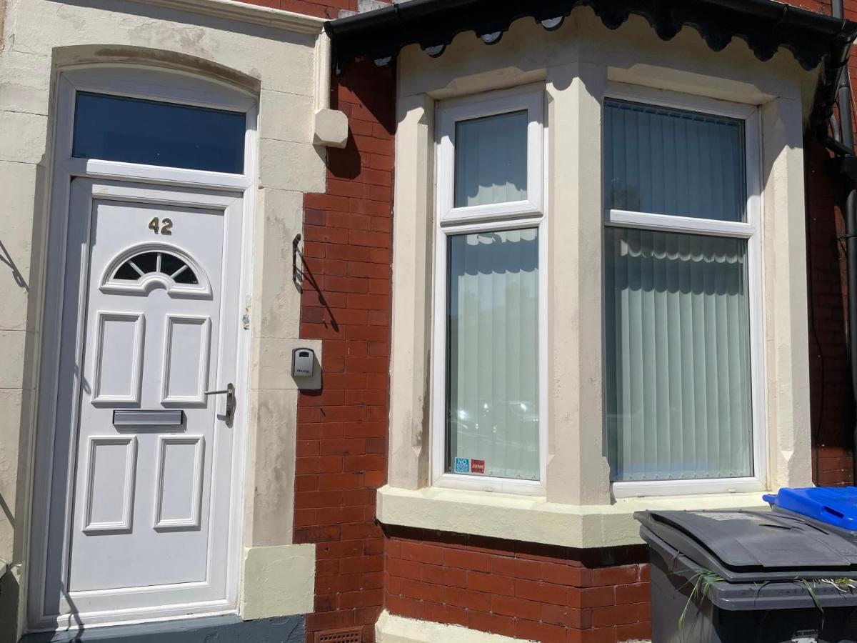 Townhouse Holiday * Blackpool