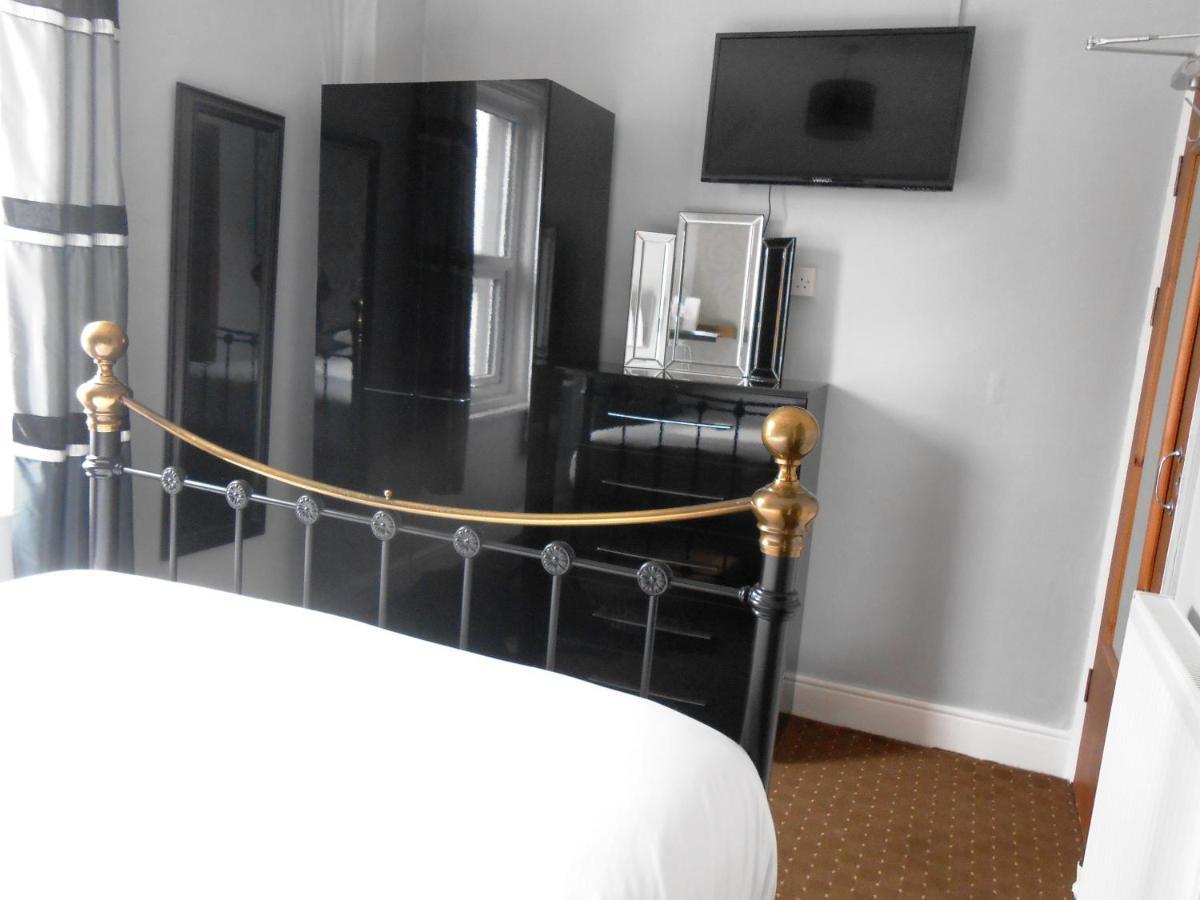 Shore 3* Blackpool