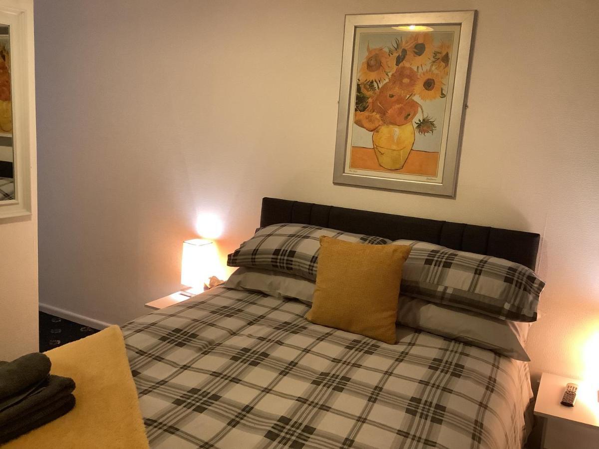 The Sandalwood - Couples Only Bed & Breakfast