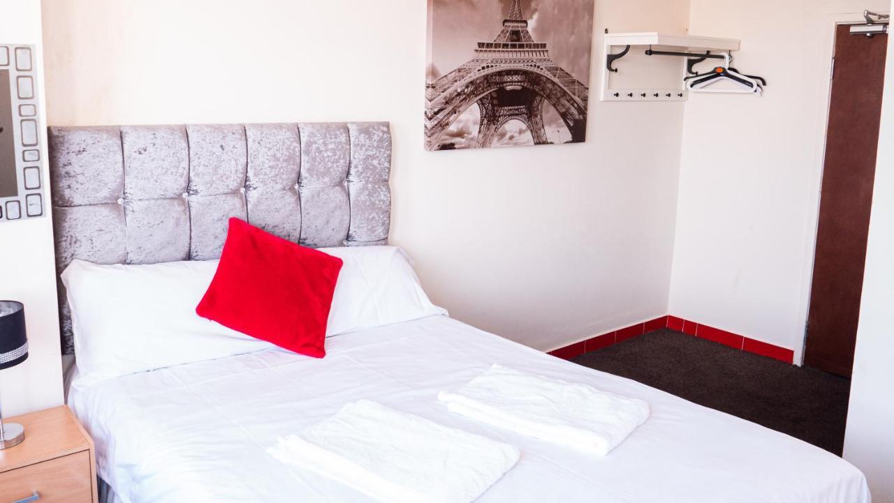 Hello Roomz - Pleasure 3* Blackpool