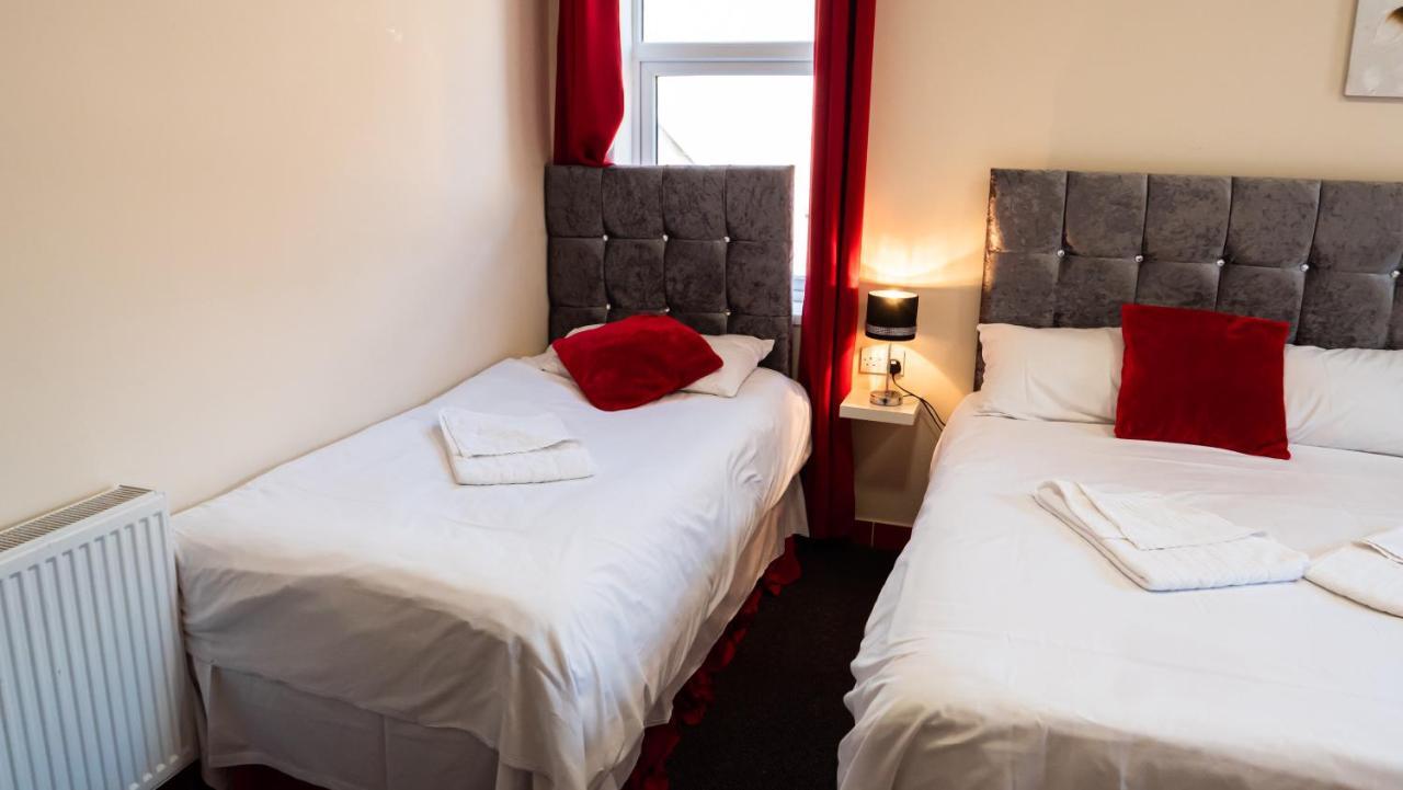 Hello Roomz - Pleasure Hotel