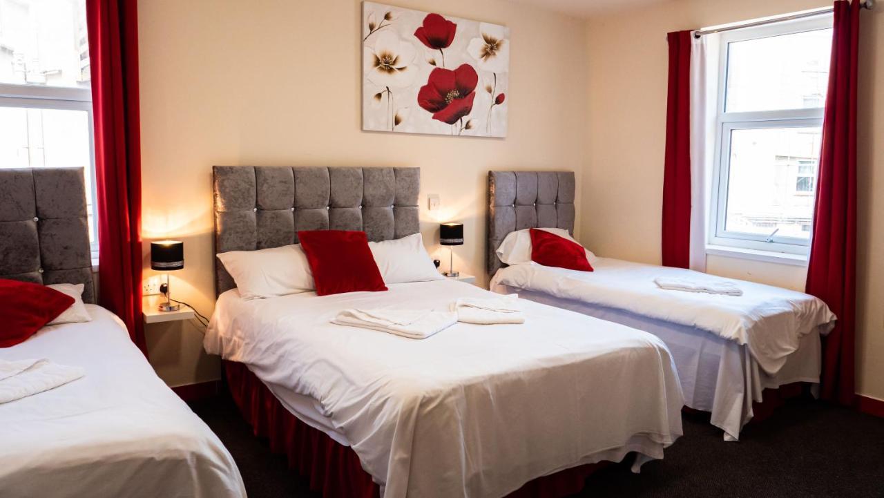 Hello Roomz - Pleasure Hotel 3*