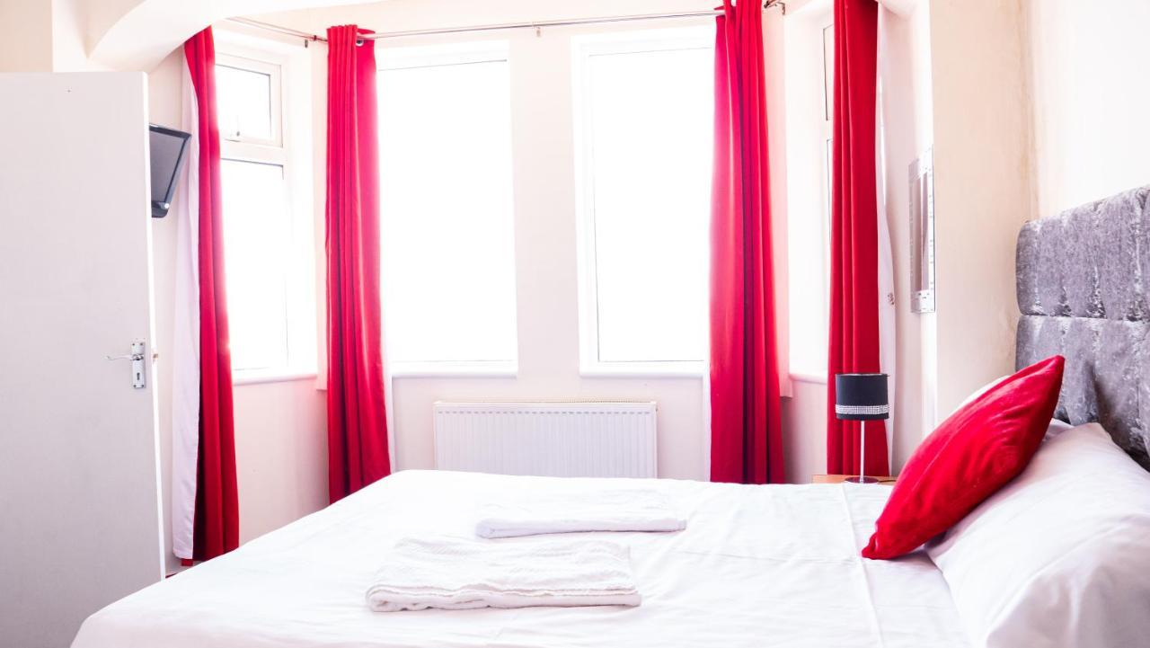 Hotel Hello Roomz - Pleasure 3*