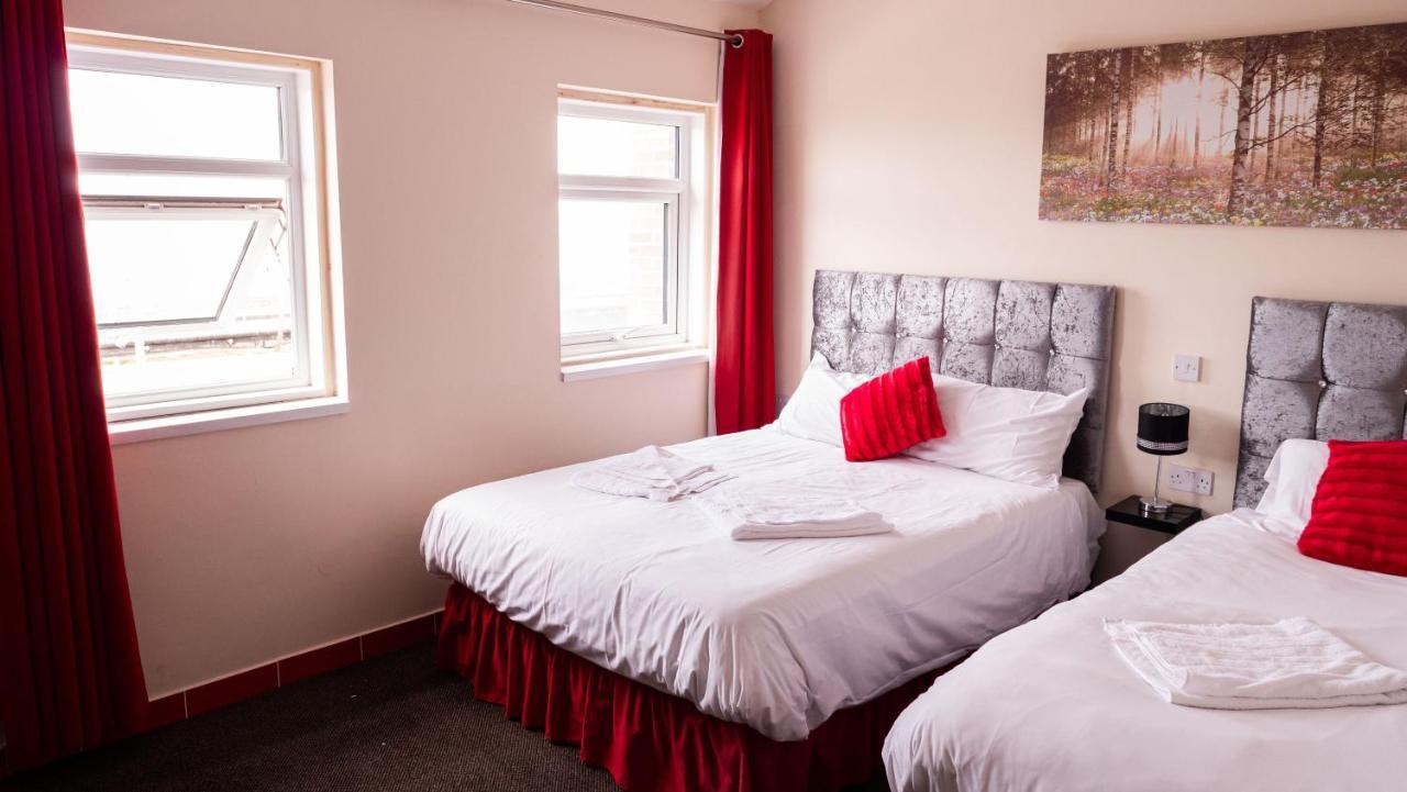 Hello Roomz - Pleasure Hotel 3*