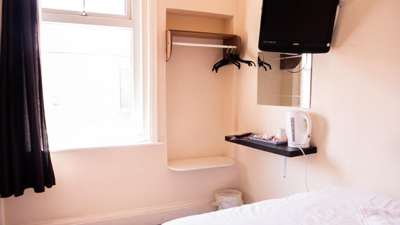Hello Roomz - Pleasure Hotel Blackpool