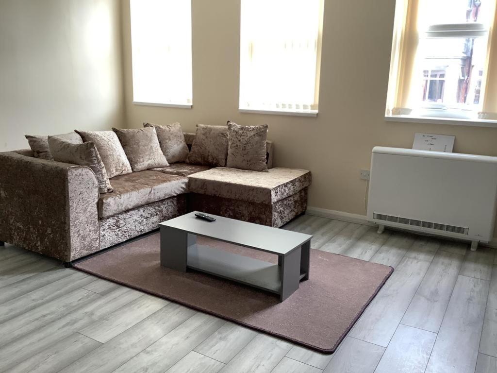 Clifton Street Apartment