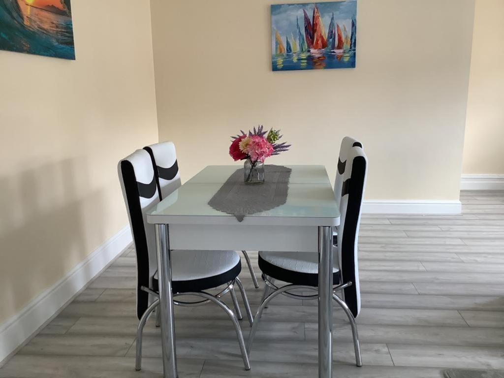 Apartment Clifton Street