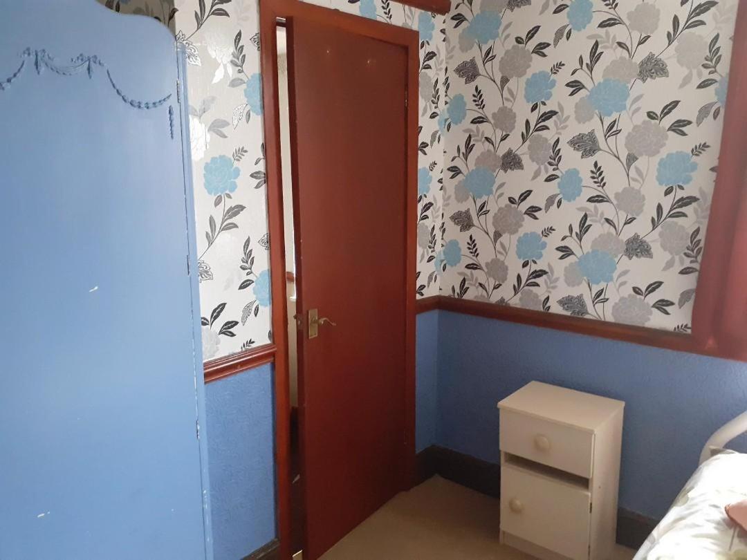 Burton House Apartment *