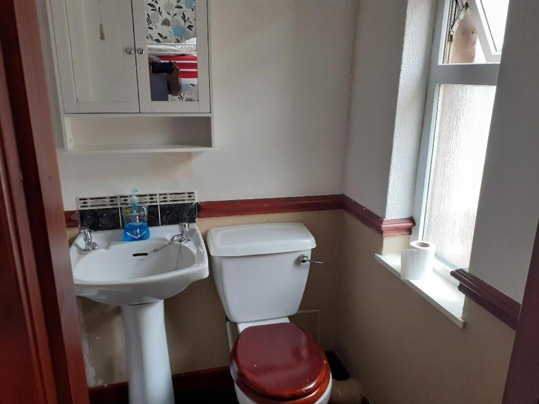 Burton House Apartment *