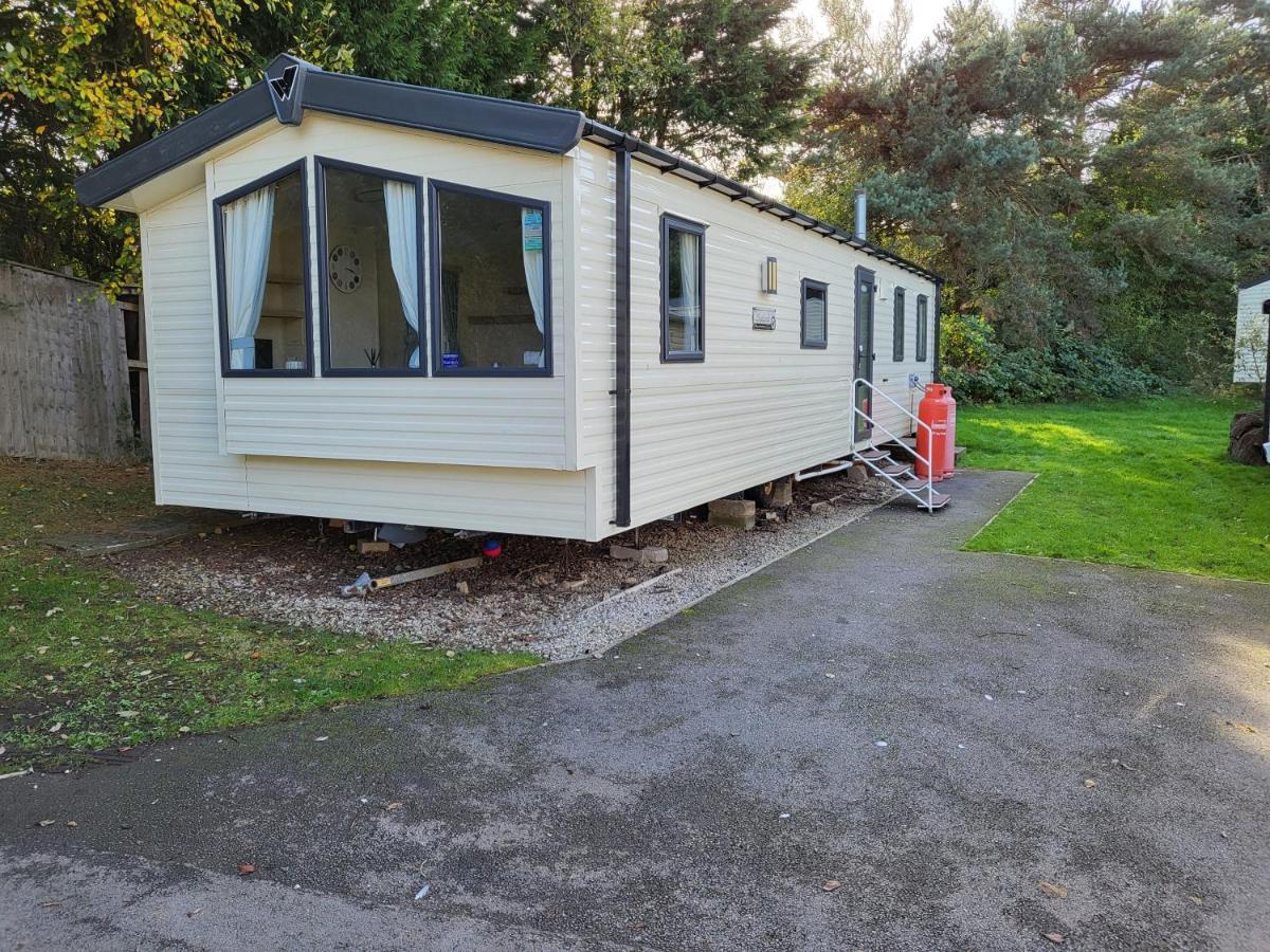 Caravan Kensington 46 At Marton Mere Blackpool