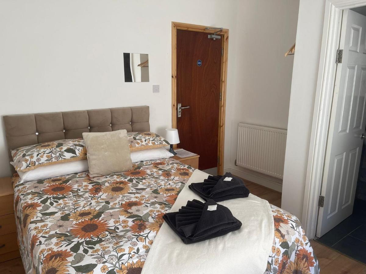 Ariana House Hotel-families And Couples Only * Blackpool