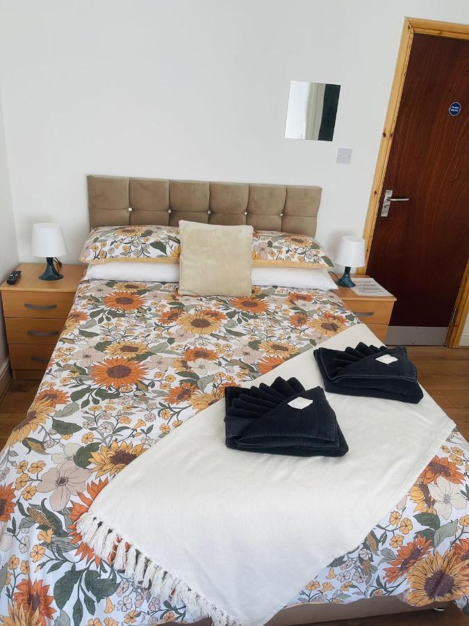 Ariana House Hotel-families And Couples Only Guest house