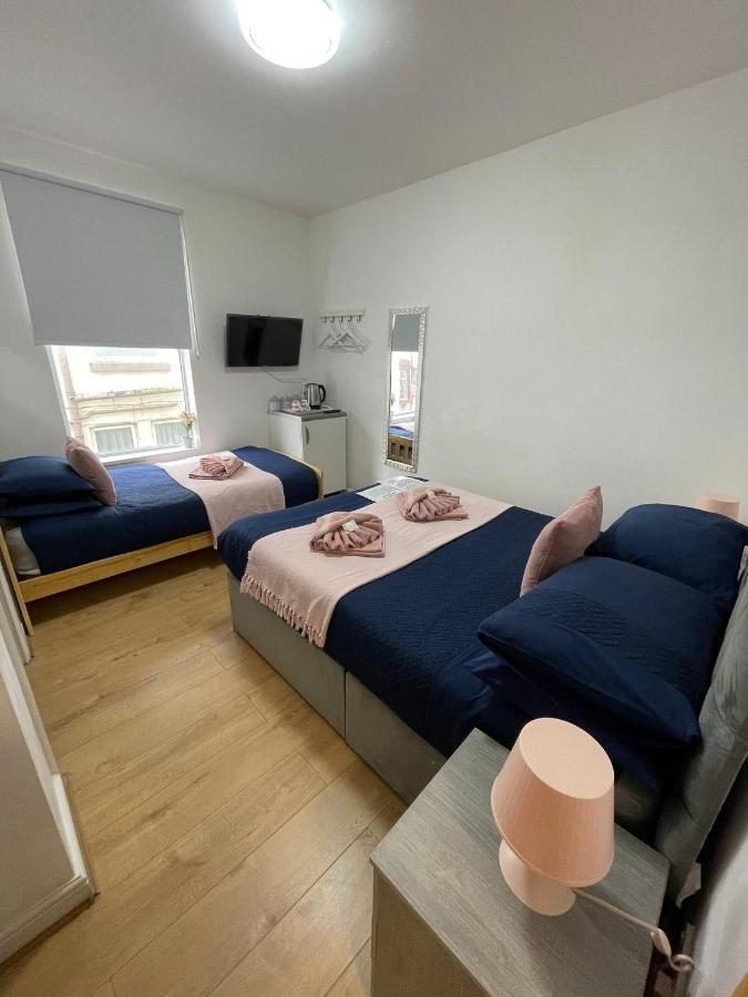 Guest house Ariana House Hotel-families And Couples Only Blackpool