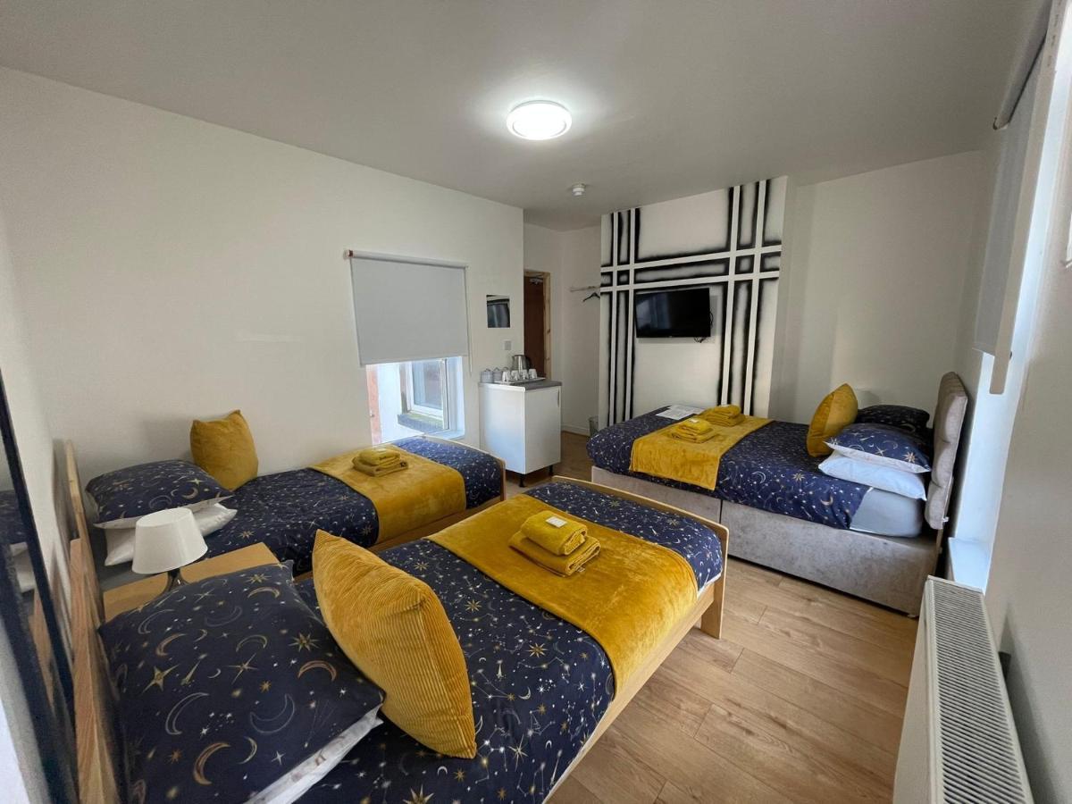 Guest house Ariana House Hotel-families And Couples Only Blackpool