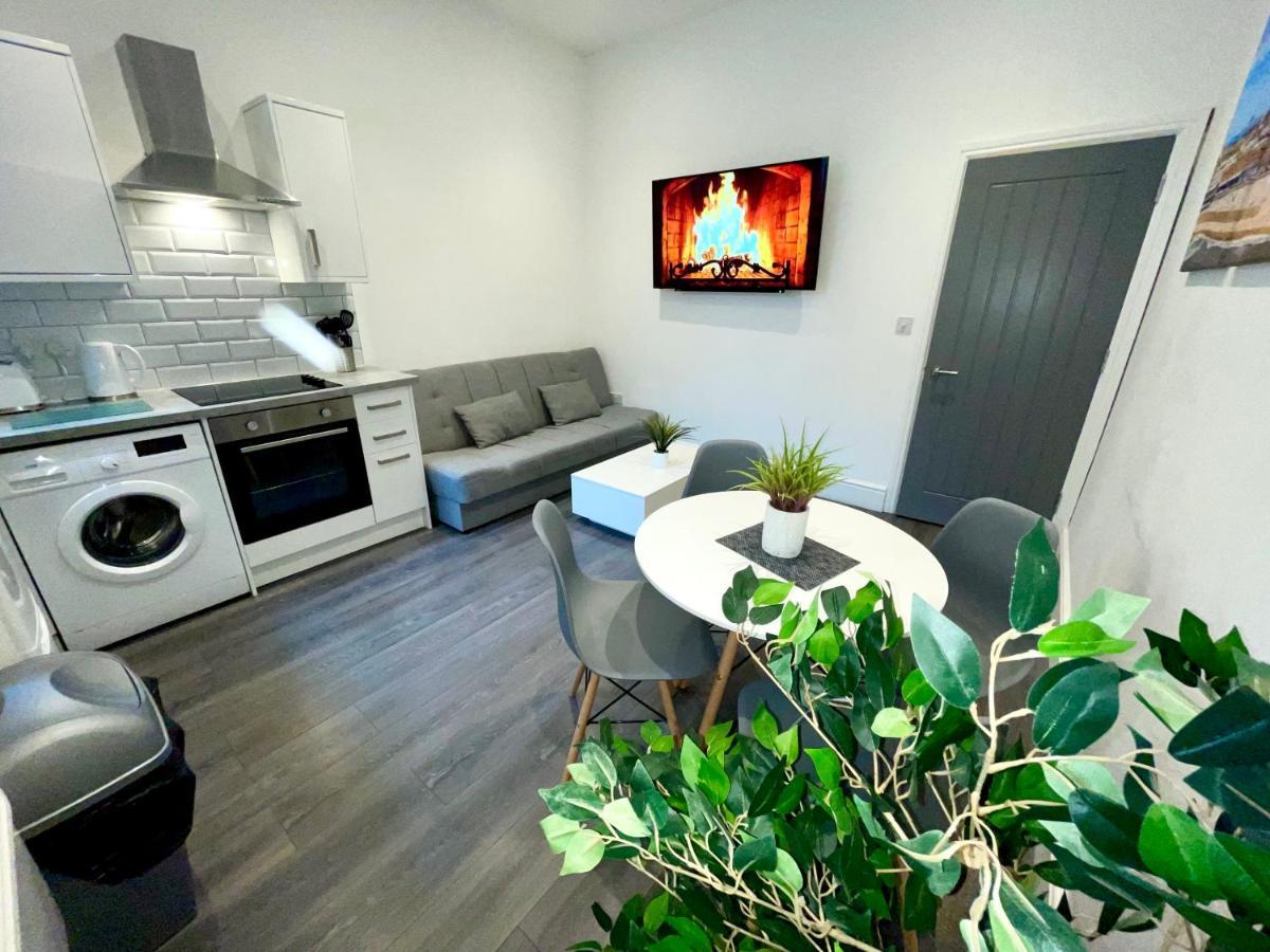 Luxury Hottub & Jacuzzi Apartment Blackpool