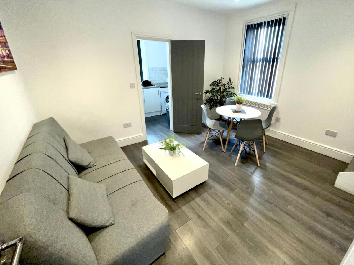 Apartment Luxury Hottub & Jacuzzi Blackpool