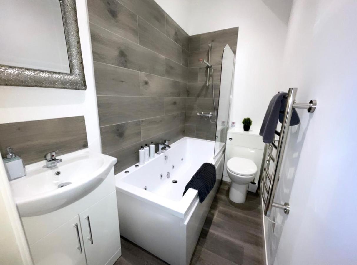 Apartment Luxury Hottub & Jacuzzi Blackpool