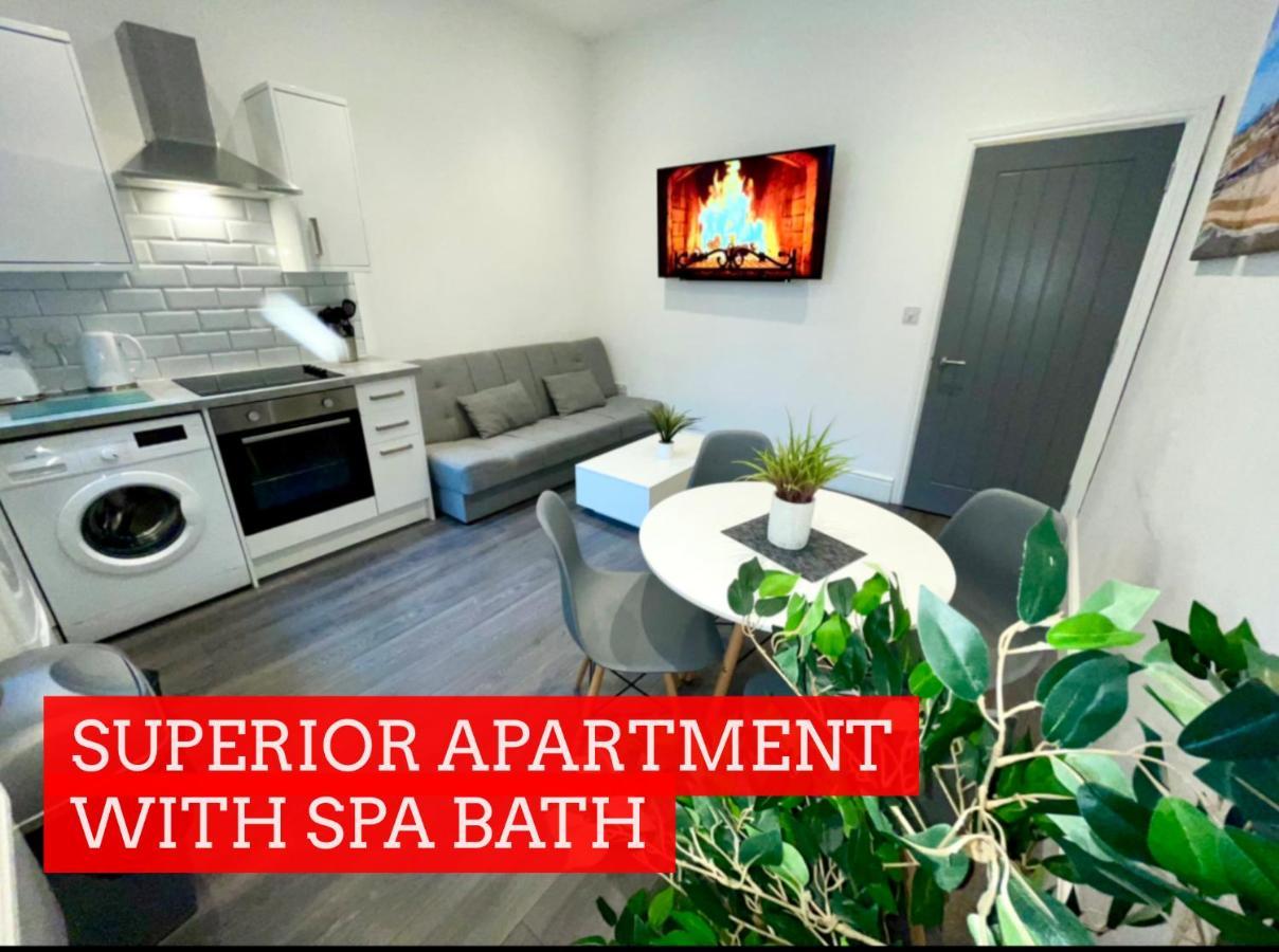 Apartment Luxury Hottub & Jacuzzi *