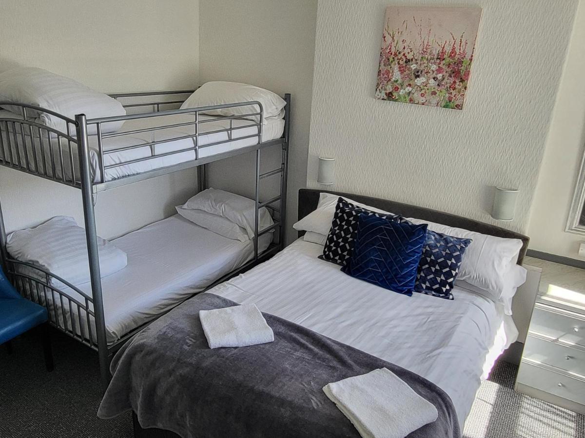 Cleveland Court Apartment
