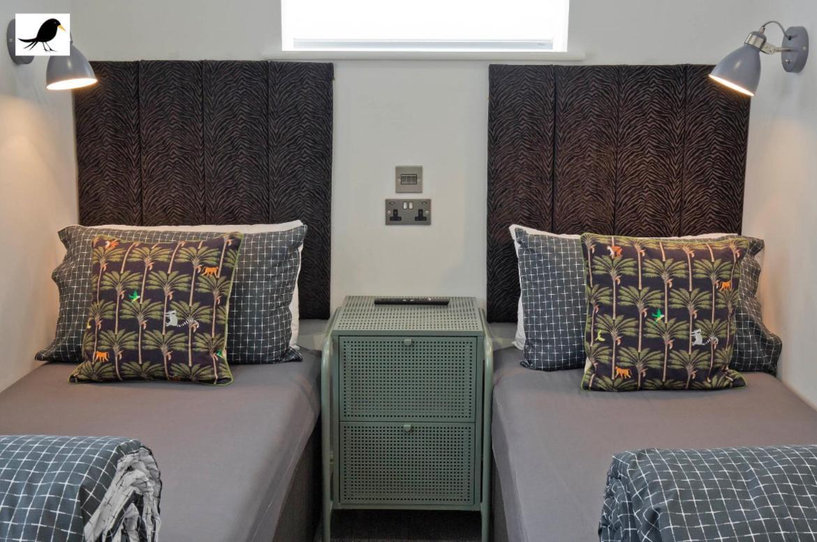 Blackbird And Luxury 14 Apartment Blackpool
