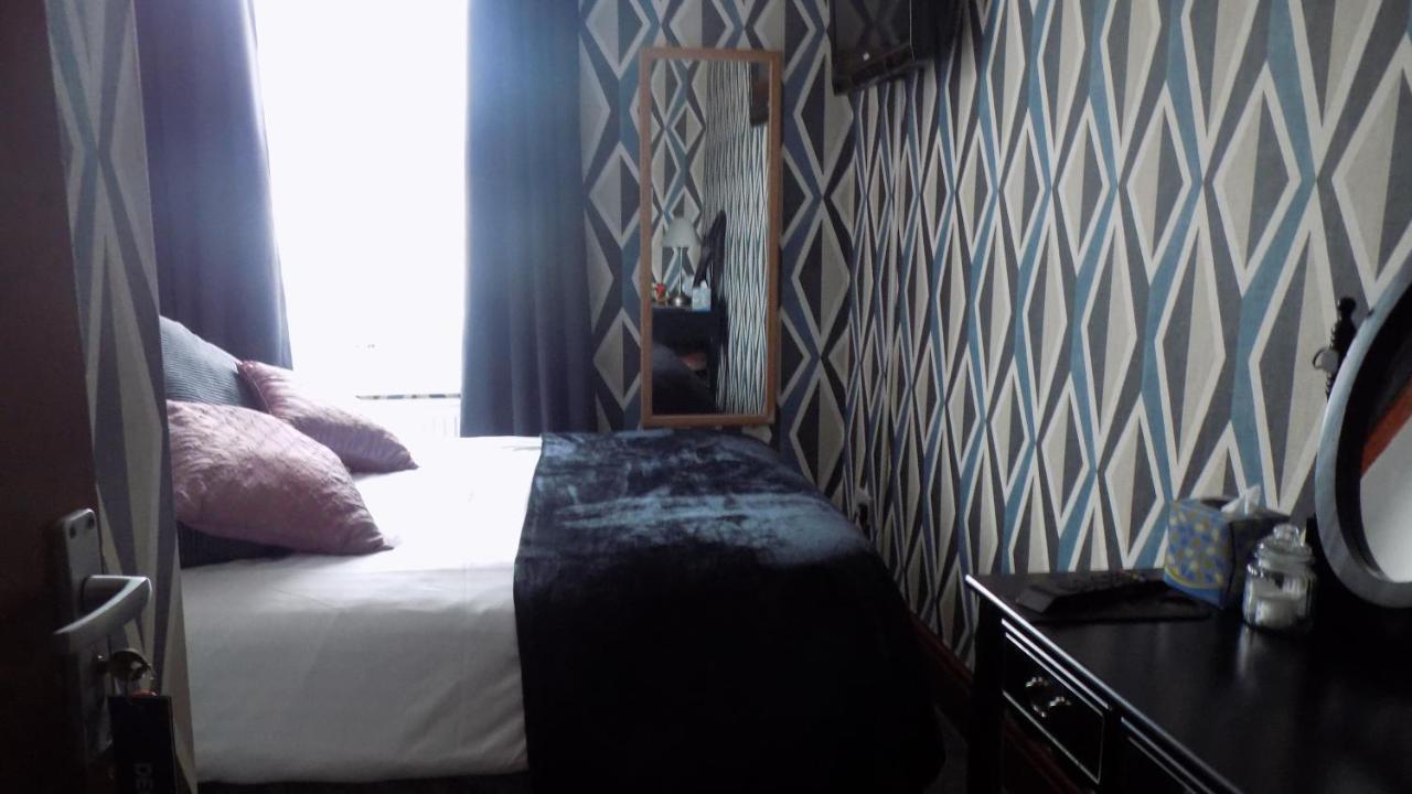 Tracey's Driftwood 3* Blackpool