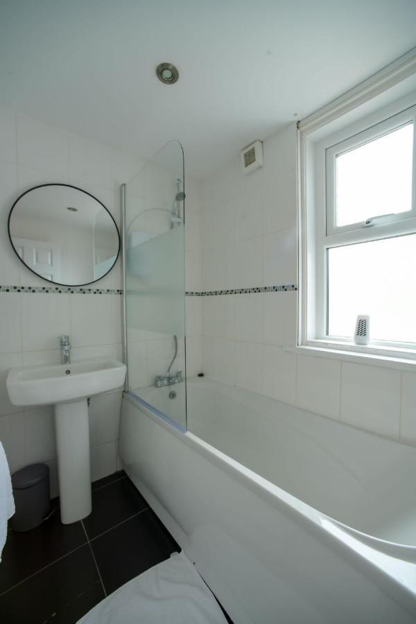 Hot Tub Jacuzzi On Private Terrace Free Gated Parking Sleeps 8